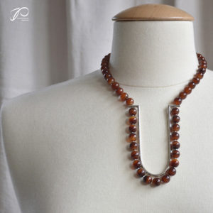 Recyclage de cornalines : Photo du collier en cornalines créé à partir d'un ancien bijou de famille ...